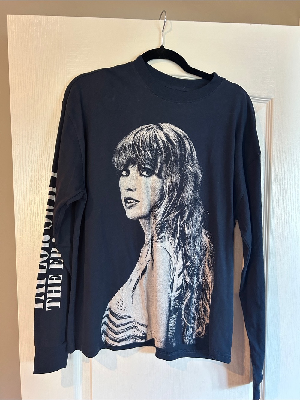 Taylor Swift Black Long-Sleeve Tee with Monochrome Portrait